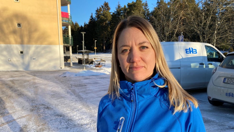 Irene Starborg, Enköpings Hyresbostäders förvaltningschef, beklagar de långa driftsstoppen som var på hissarna under julhelgerna.