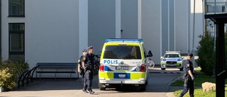 Polispådrag i bostadsområde efter larm om vapen