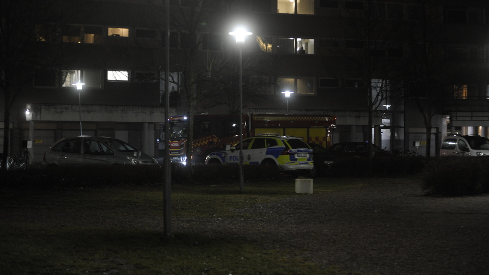 Både brandkår och polis var på plats på Mariebergsvägen.