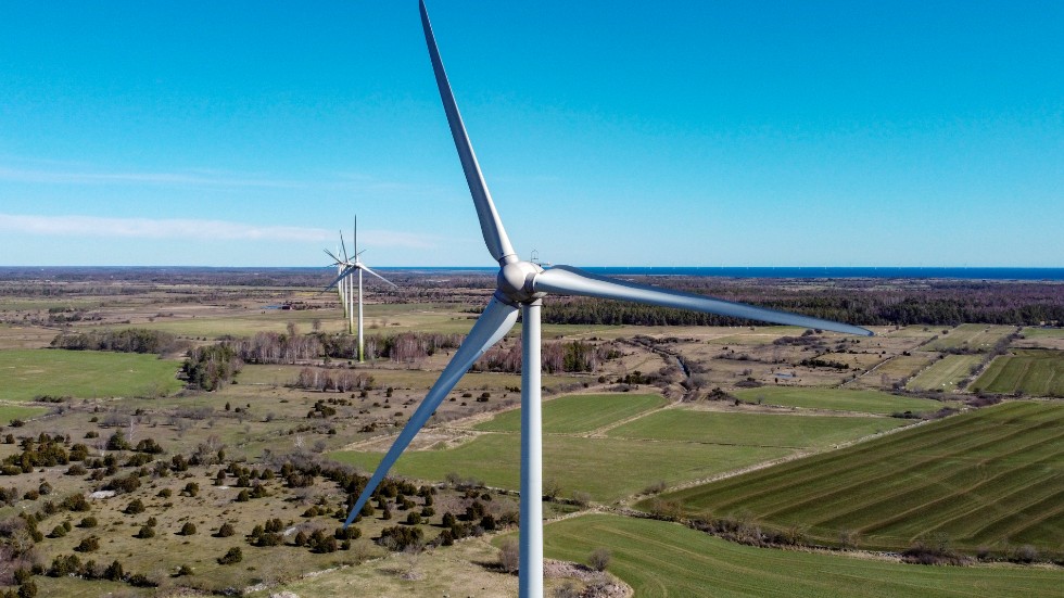 Vindkraftsutbyggnaden är viktig för elsystemet, men är samtidigt omdebatterad och möter motstånd på många håll. Det gäller att hitta lösningar som fungerar.