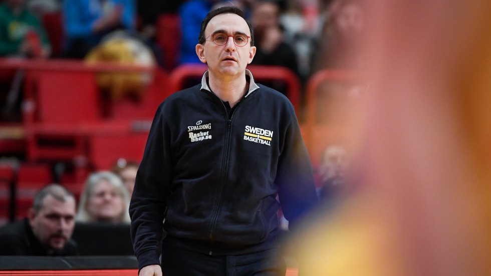 Sveriges förbundskapten Hugo Lopez lämnar basketlandslaget av personliga skäl. Arkivbild.