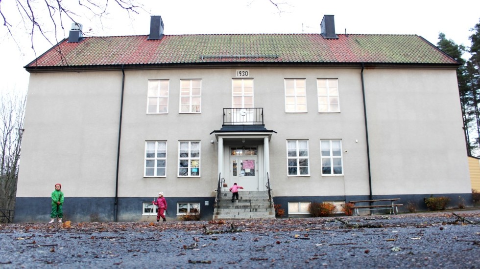 Socialdemokraterna föreslår att Kyrkskolan avvecklas – och att en ny skola byggs intill Tomtebo förskola som ska rymma F-3.