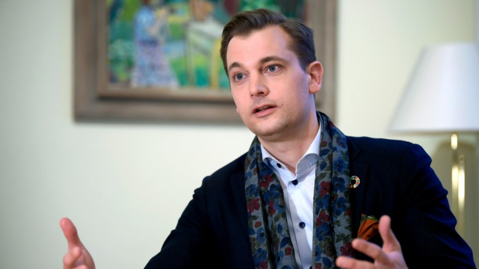 Per Olsson Fridh tillsatte under sin tid som minister aldrig någon generaldirektör för den förvaltning där han nu själv fått posten. Något som underminerar förtroendet för statsmakten, menar ledarskribenten.