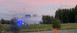 Två motorcyklar välte i Vallarondellen