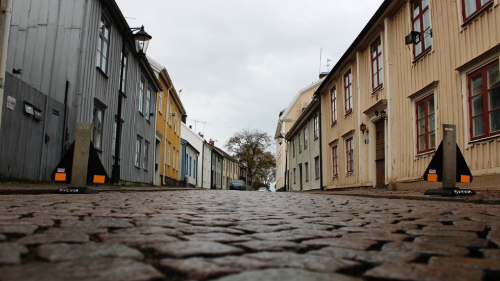 Längs med och omkring Storgatan i Vimmerby finns inte mindre än 43 q-märkta och 8 Q-märkta fastigheter.