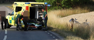 Motorcyklist förd till sjukhus efter trafikolycka