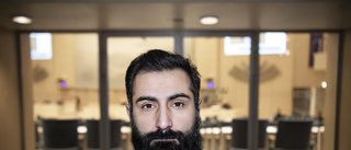 Hanif Bali tar timeout från politiken