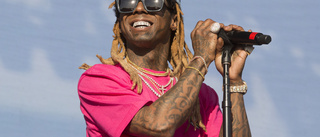 Benådad Lil Wayne firar med singel