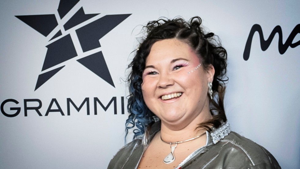 För senaste plattan "Gulldalit" nominerades Sara Ajnnak till en Grammis i kategorin folkmusik.