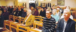 Fullsatt i kyrkan...