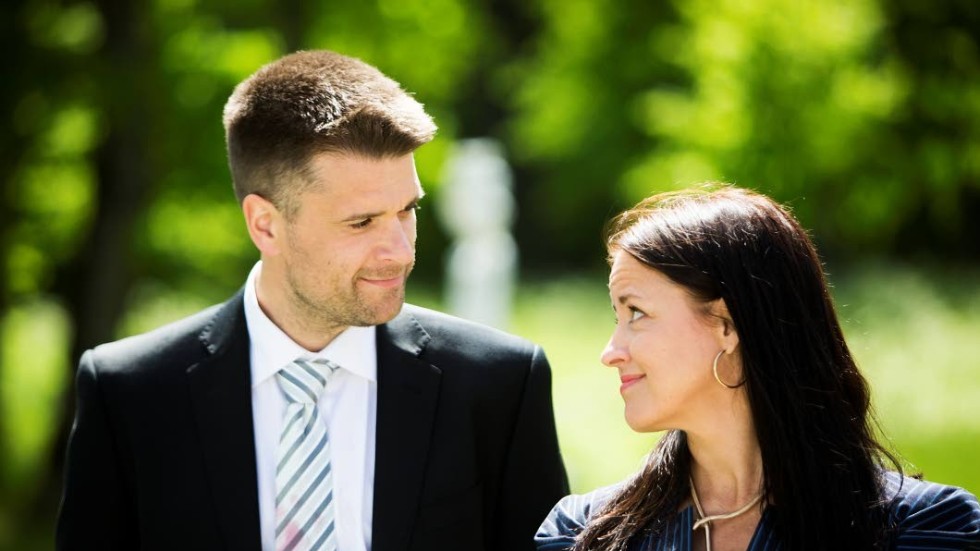 Peter Magnusson och Magdalena In Debetou är bra som Isabella & Micke i annars mediokra "I nöd eller lust".