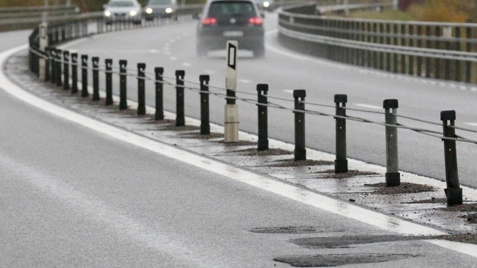 E22 kan komma att stängas av flera gånger under året till följd av sprängningar i Rödsle bergtäkt. 