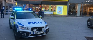 Tonåring knivskuren på Stora torget