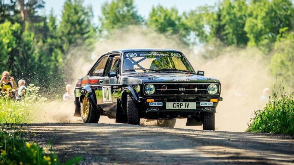 Kör för seger. Almunge MK:s Stig Andervang, här under genrepet under MK Rimos DM-tävling, är favorittippad 
i Midnattssolsrallyt.