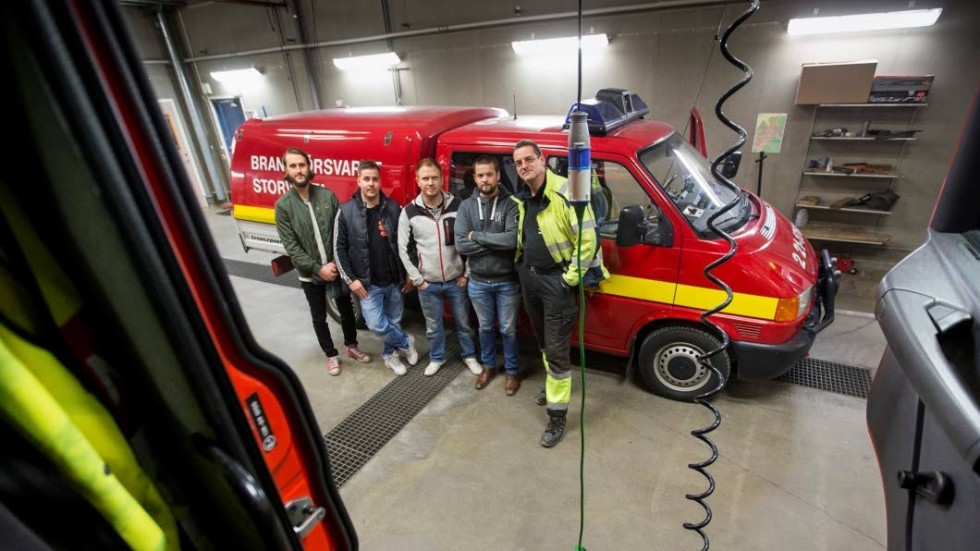 Storvreta deltidsbrandmän är missnöjda med det nya avtalet, fr v  Christoffer Fruh, Dennis Nilsson, Ronny Nordlund, Markus Lundkvist, Fredrik Sjöberg.