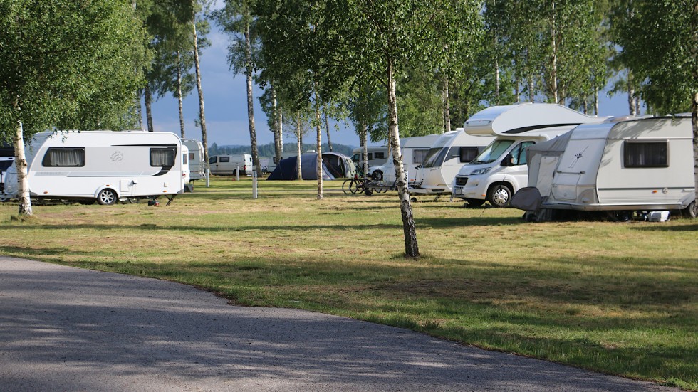 Regeringen föreslår att just husbilar undantas från malusbeskattning, vilket enligt Trafikverket skulle ”ta bort det incitament för att välja energieffektivare husbilar som trots allt finns.”, skriver Mattias Goldmann, 2030-sekretariatet apropå en ledare i NT.