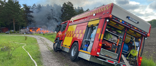 Man anhållen efter brand – bostad brann ner till grunden: "Har smällt jättemycket"