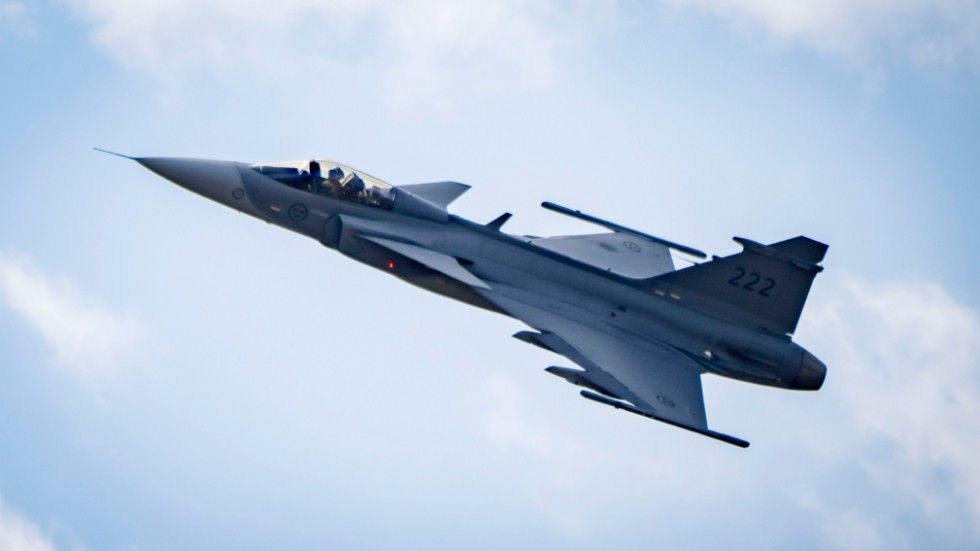 Ett Jas 39 C Gripen har en maxhastighet på lite mindre än 2500 kilometer i timmen, eller mach 2, som det heter på flygspråk.