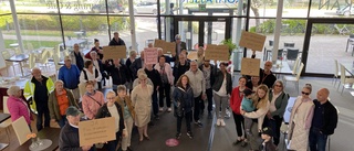 Bredsandsskogsbor protesterade på fullmäktige