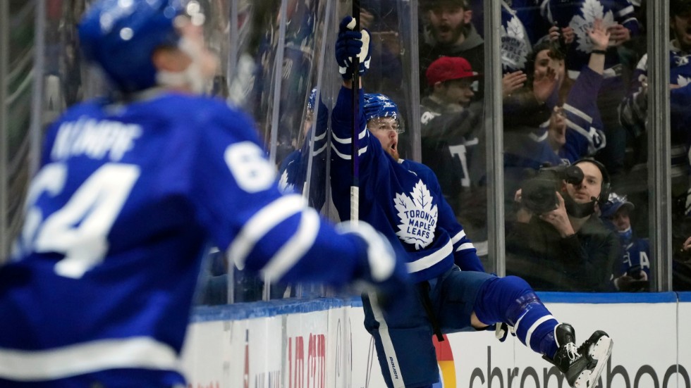 Torontos forward William Nylander firade ordentligt efter sitt 3–2-mål mot Tampa Bay.