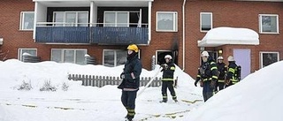 Lägenhet förstörd i brand