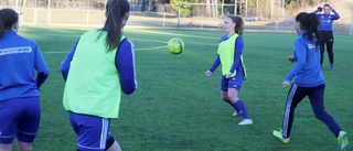 17-åriga talangen valde bort gymnastiken för fotbollen.