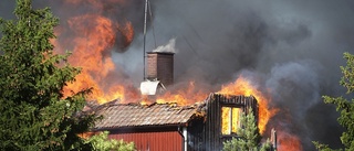 Villa slukades i brand – våldsamt förlopp i blåsten