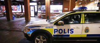 Polisen söker två rånare