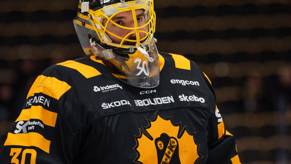Gustaf Lindvall fick förtroendet mellan stolparna och spelade bra mot Modo. 
