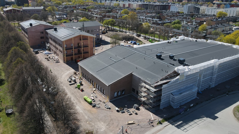 Den nya skolan byggs på samma plats där den gamla stod.