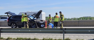 Två fick ambulansvård efter krock på E4:an