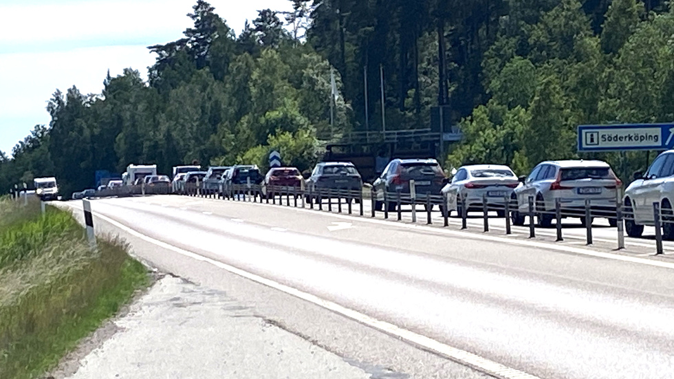 E22 strax efter 13 innan kanalbron i Söderköping.