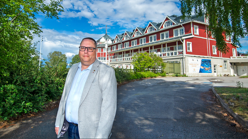 En ny dom ger kommunen rätt att annonsera ut hotellet. Men kommunalrådet Niclas Hökfors (S) törs inte lita på att det blir affär. "SD och Marianne Sandström kan ju fortfarande överklaga ett försäljningsbeslut". 