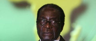 Pressen ökar på Mugabe