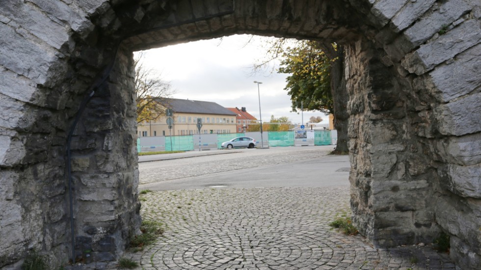 Hålet utanför Söderport i Visby har nu fått bygglov.