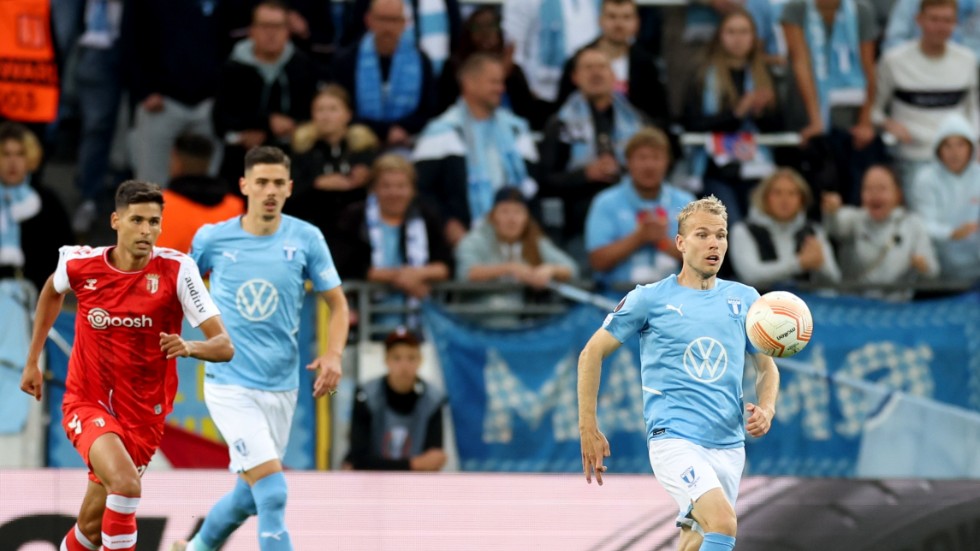 Malmö FF:s Oscar Lewicki gjorde comeback efter skada hemma mot Braga i Europa League-premiären, som skåningarna förlorade med 0–2.
