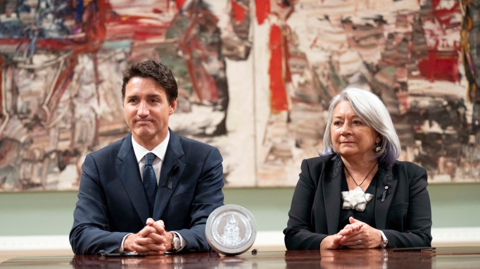 Generalguvernören Mary Simon med Kanadas premiärminister Justin Trudeau.