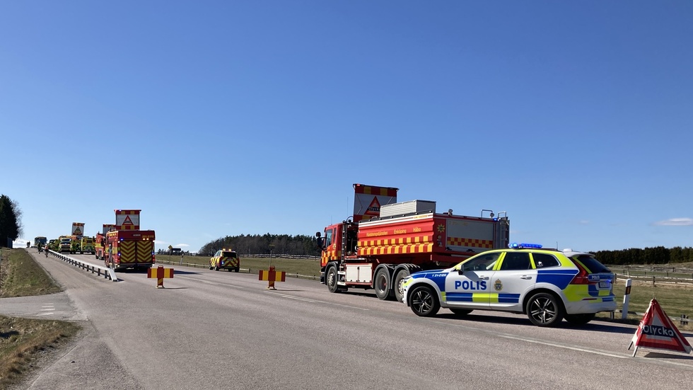 Tre personer fanns i de två bilarna som frontalkrockade i lördags utanför Enköping. Samtliga i 70-årsåldern. Två av dem omkom - ett par som var aktiva i Enköpings föreningsliv och kyrkan.