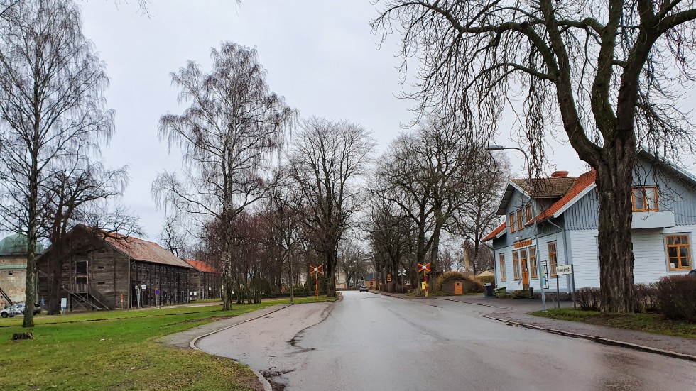 Mitt emot stationshuset kommer det att anläggas nya parkeringsplatser.