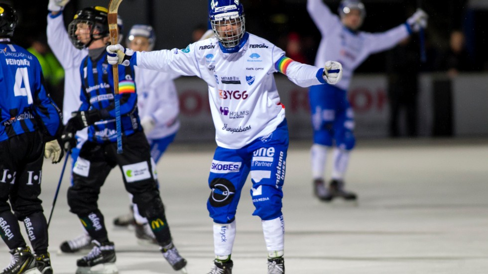Erik Litzén jublar. 
