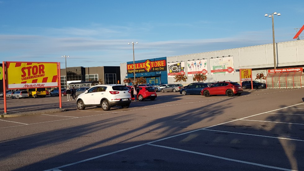 Mellan XXL och Dollarstore kan det bli en ny matbutik om ett par år.