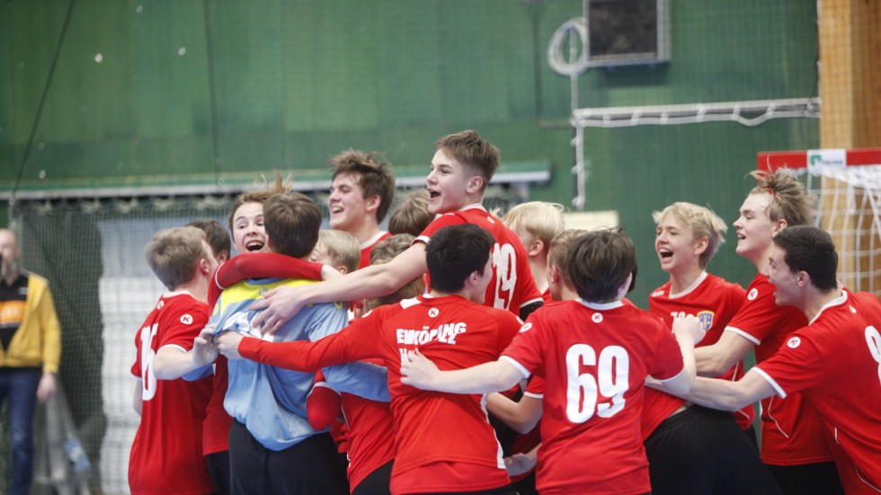 Stort jubel när EHF säkrade platsen i USM-slutspelet i Uppsala.