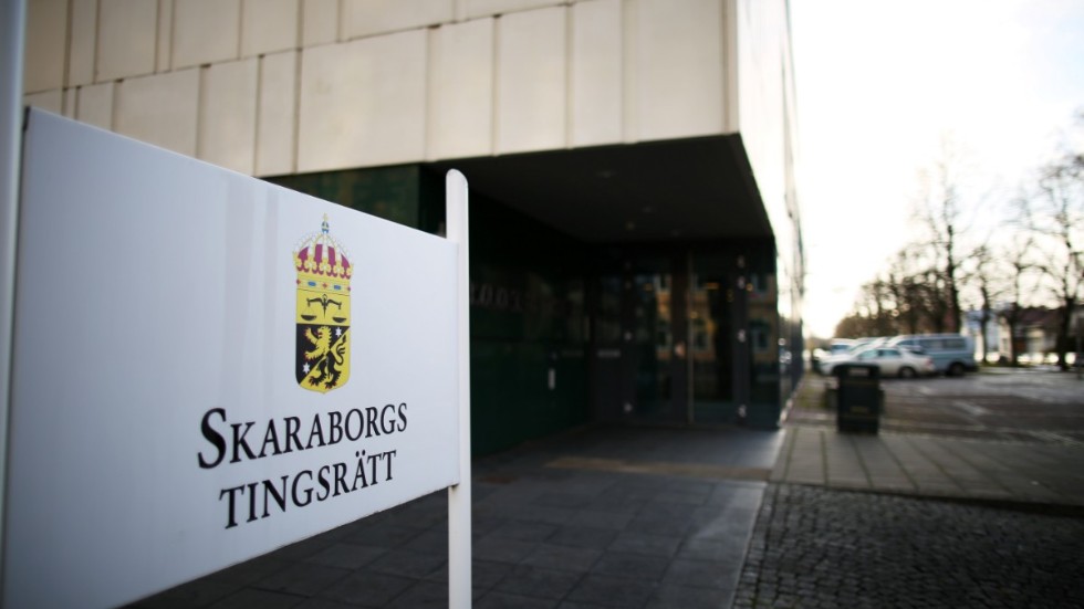 Sju ungdomar åtalas vid Skaraborgs tingsrätt för stöld och flera fall av skadegörelse och ofredande. Arkivbild.