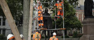 Skulle skydda monument – bråkade med polisen