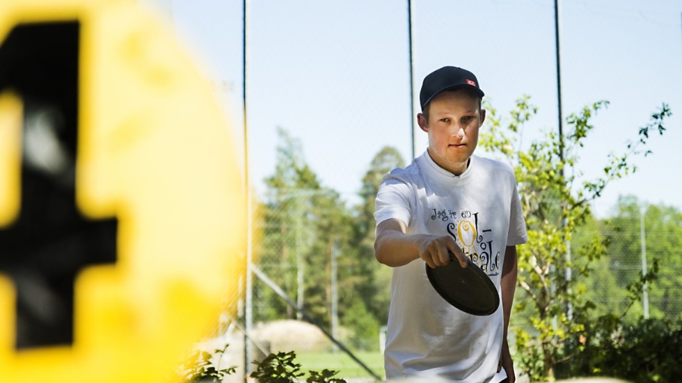 Filip Eriksson blev nia på svårspelade banan i Västervik.