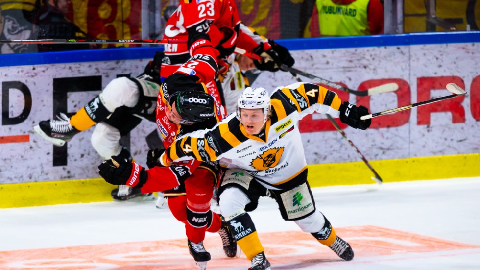 Linus Hedman, här i duell med Luleås Juhani Tyrväinen, är på väg till Boden Hockey.