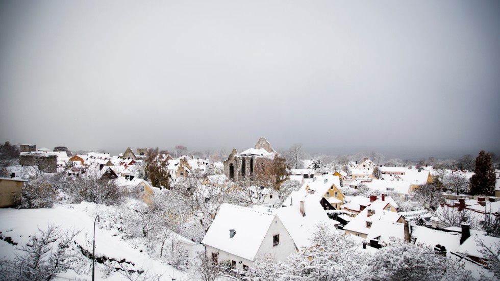 Visby innerstad i vinterskrud.