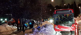 Buss och traktor i krock i Luleå