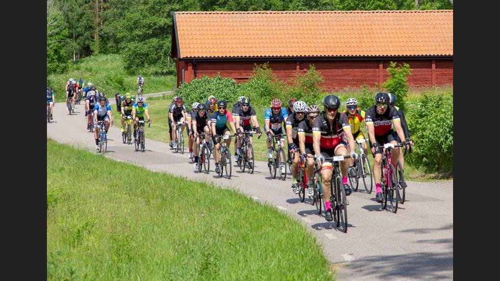 En solig Vätternrunda lockade mängder med startande. 