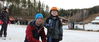 Glada miner på skidskolan i Kisa